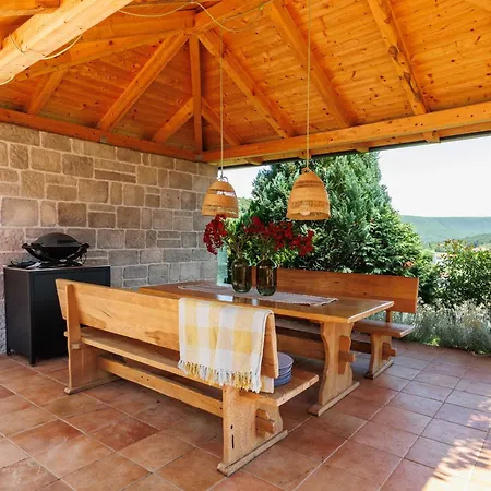 Lägenhet Ana With Private Pool Otok (Split-Dalmatia)