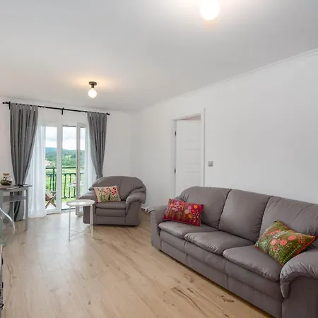 Ana With Private Pool Apartamento Otok (Split-Dalmatia)