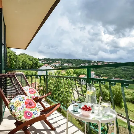 Apartament Ana With Private Pool Otok (Split-Dalmatia)
