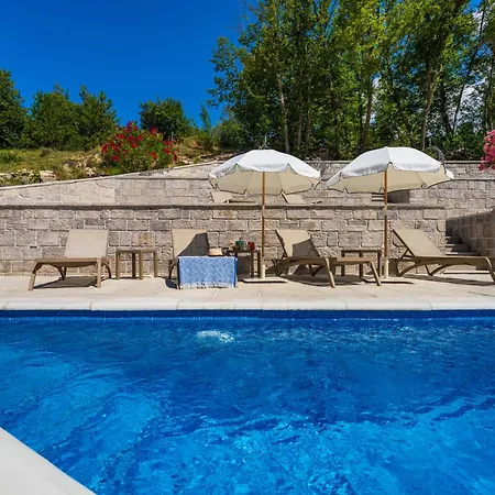 Ana With Private Pool